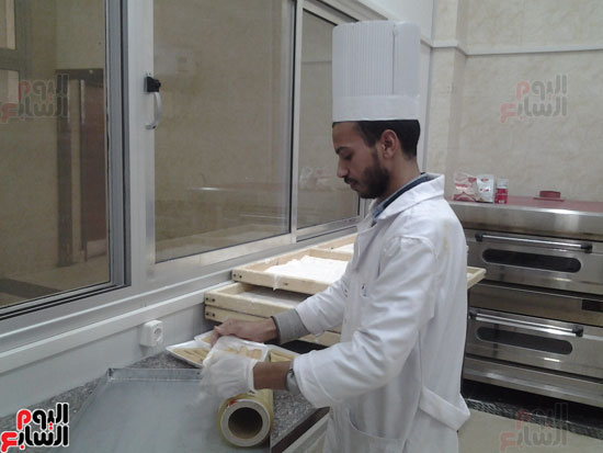  أول مخبز لإنتاج المخبوزات الخالية من الجلوتين بجامعة أسيوط (5)
