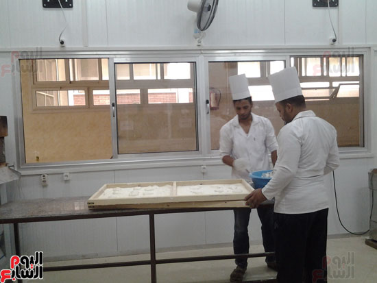  أول مخبز لإنتاج المخبوزات الخالية من الجلوتين بجامعة أسيوط (3)