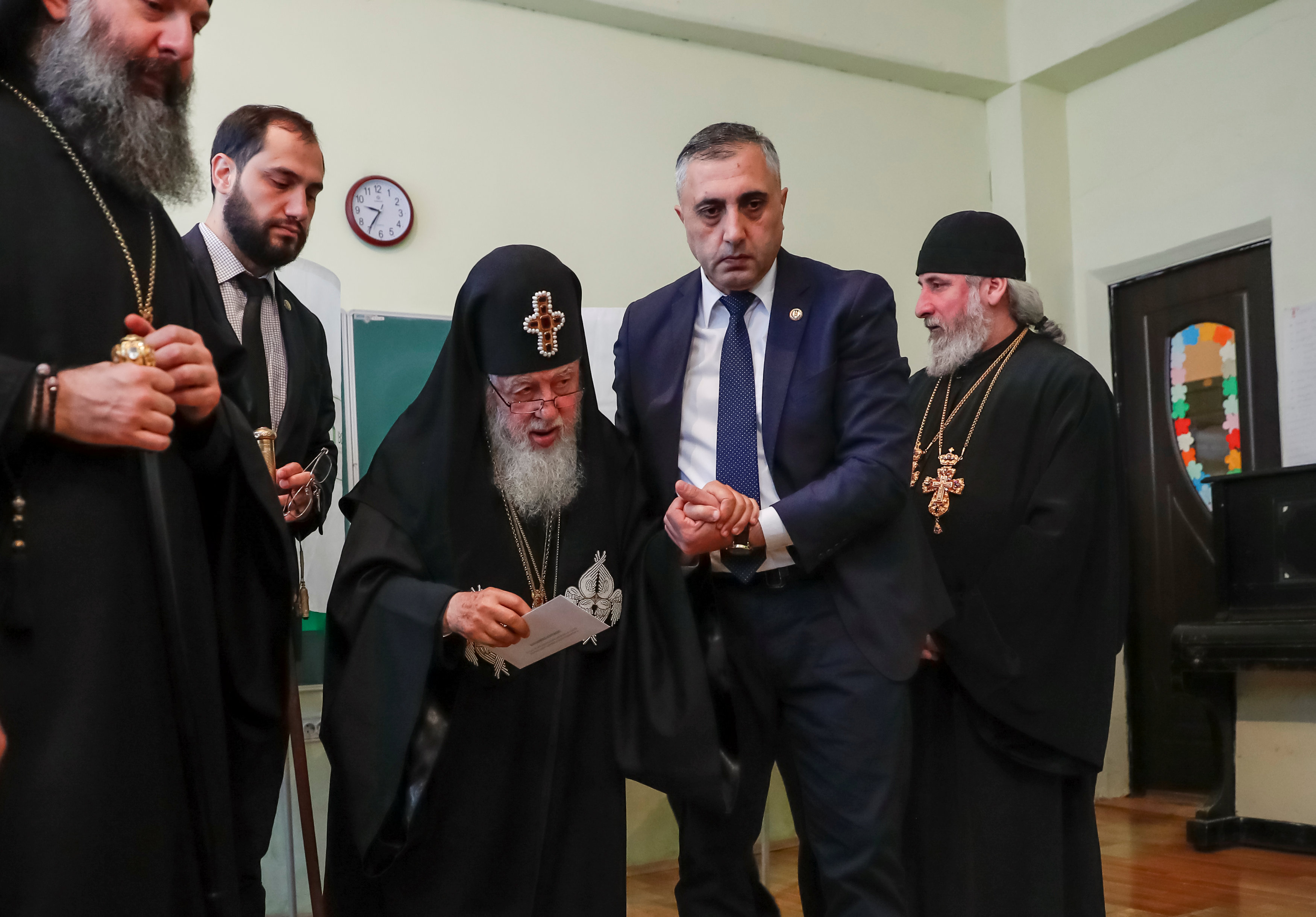 بطريرك الكنيسة الجورجية يشارك فى انتخابات الرئاسة
