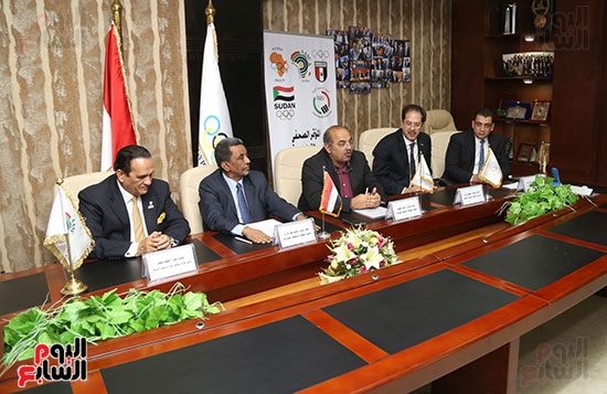 توقيع بروتوكول تعاون بين اللجنة الأولمبية المصرية والسودانية (7)