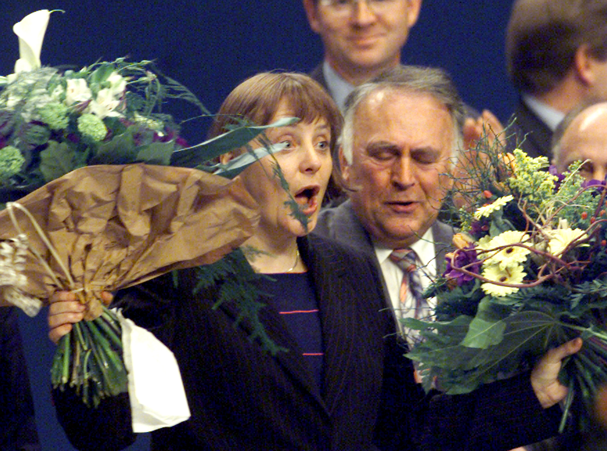ميركل تحتفل بفوزها برئاسة حزبها لأول مرة (1)