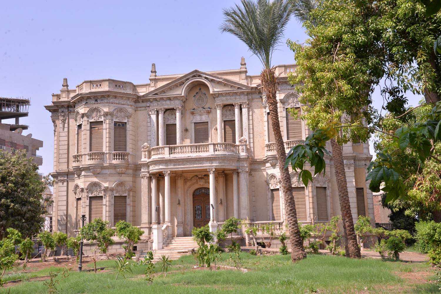 تفقد أعمال ترميم وتطوير قصر ألكسان (2)
