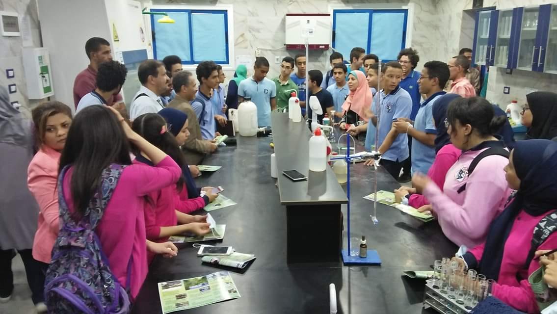 جولة لطلاب مدرسة المتفوقين للعلوم والتكنولوجيا فى شركة مياه الشرب بأسيوط  (4)