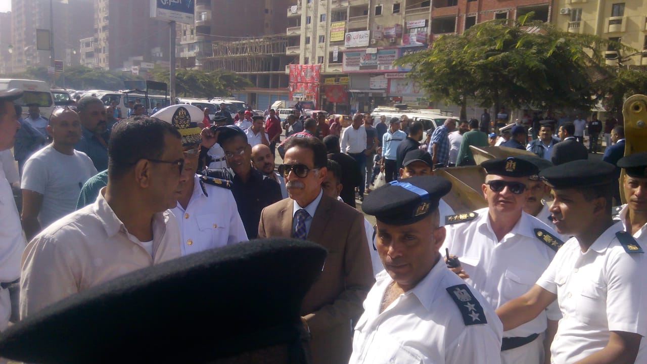 حملة مكبرة لرفع إشغالات الألف مسكن بحضور نائب محافظ القاهرة (4)