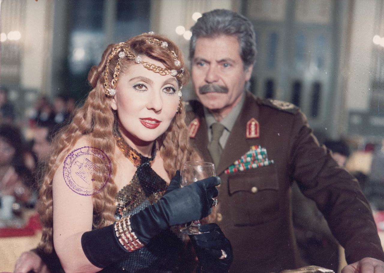 نجمة الجماهير مع حسين فهمي الذي يكرم في المهرجان