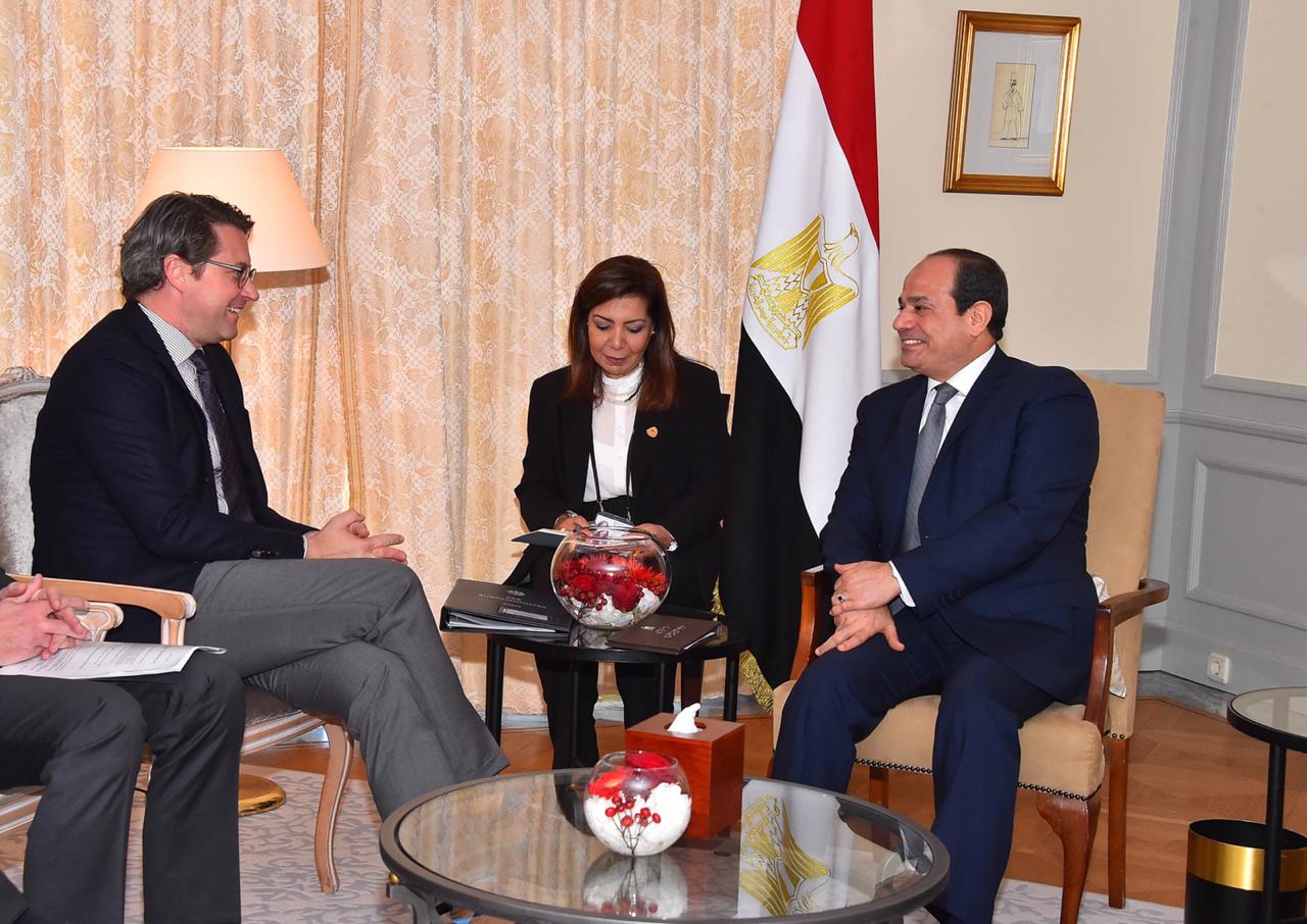 السيسي و وزير النقل (2)