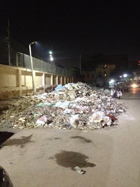 حى روض الفرج يلقى القمامة أمام مركز شباب الثورة الحضري  (5)