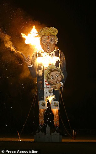 حرق تمثال ترامب