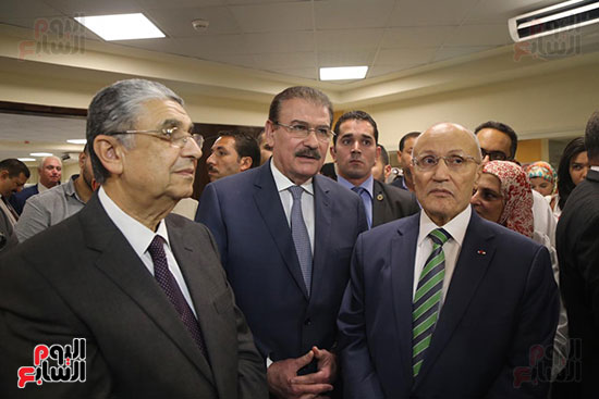افتتاح وزير الكهرباء والانتاج الحربى مصنع عدادات الكهرباء (52)