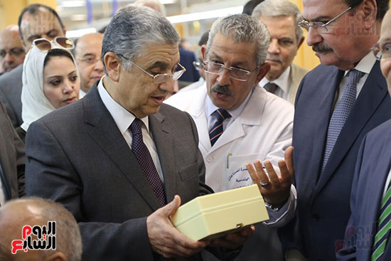 افتتاح وزير الكهرباء والانتاج الحربى مصنع عدادات الكهرباء (39)