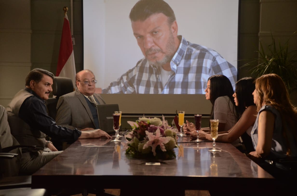 فيلم خلى بالك من اللى جاى احلى (10)