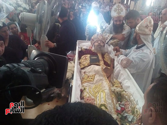 جنازة-الأنبا-بيشوى--(11)
