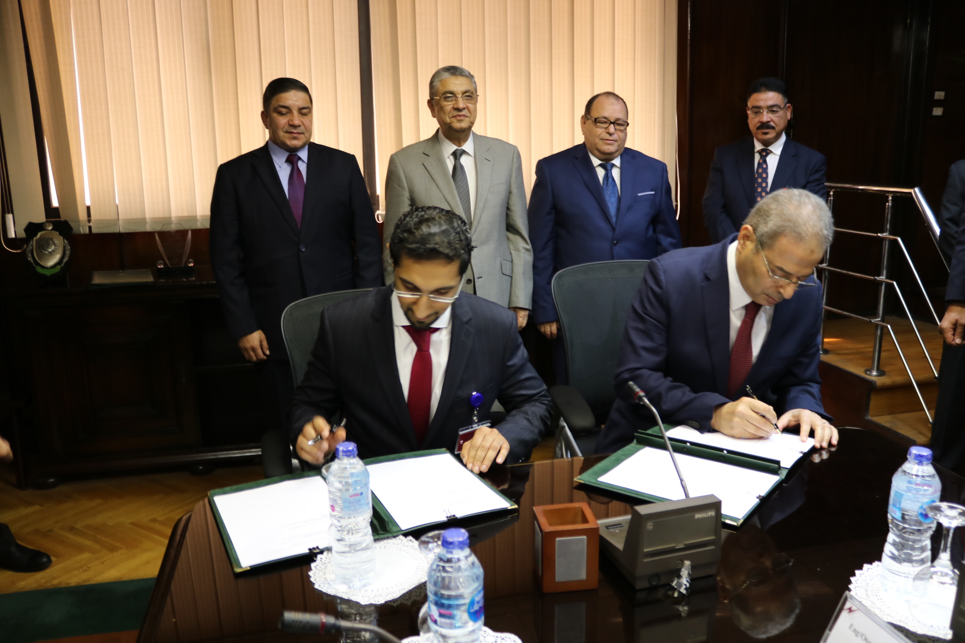 توقيع عقود بين الشركة القابضة لكهرباء مصر والمكاتب الاستشارية العالمية المتخصصة (2)