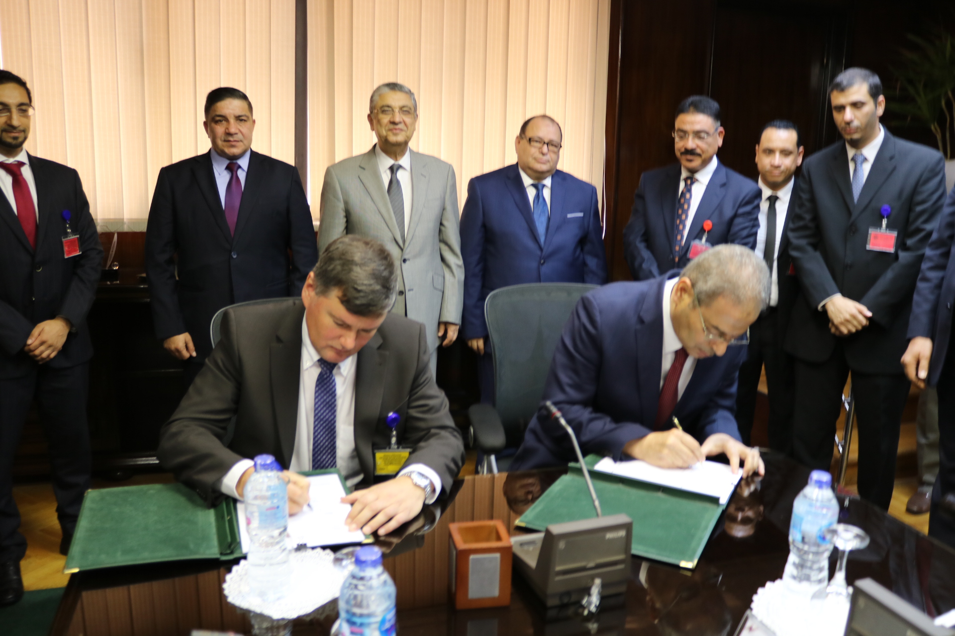 توقيع عقود بين الشركة القابضة لكهرباء مصر والمكاتب الاستشارية العالمية المتخصصة (1)