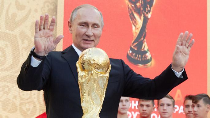بوتين مع كأس العالم