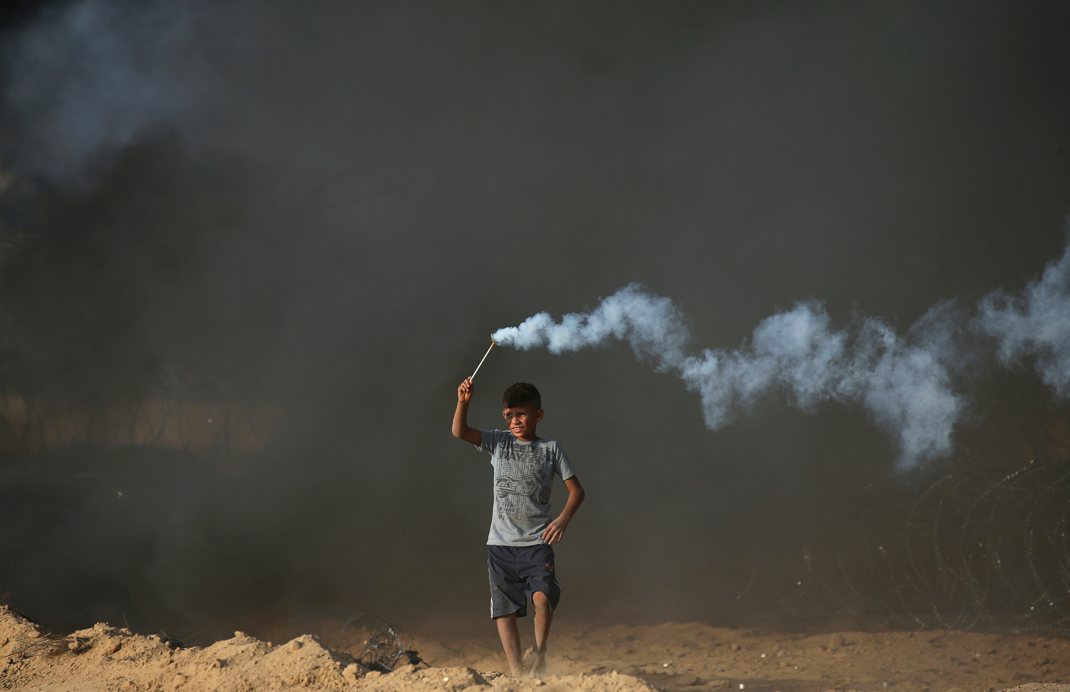 طفل فلسطينى خلال المواجهات