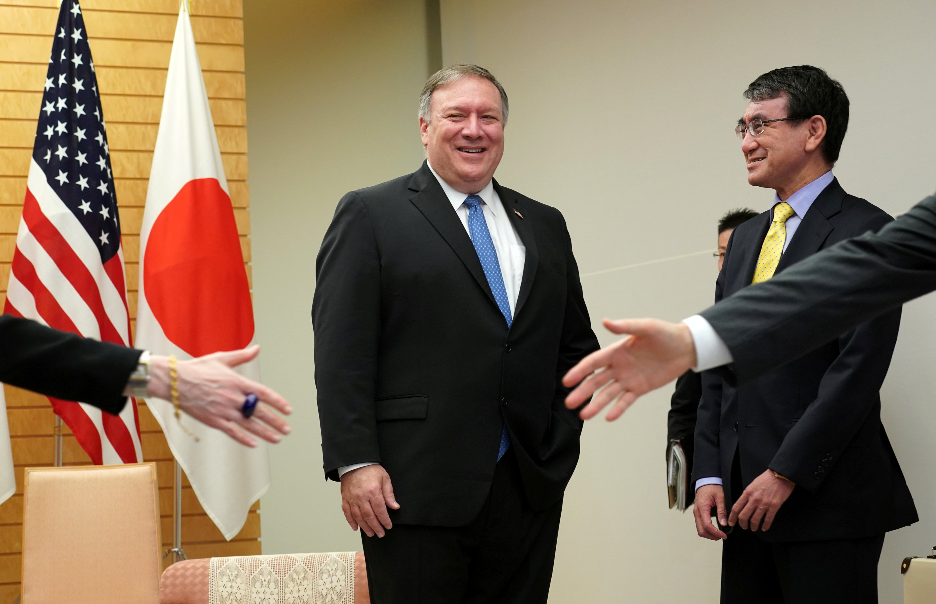 وزير الخارجية الأمريكي مايك بومبيو ووزير الخارجية الياباني