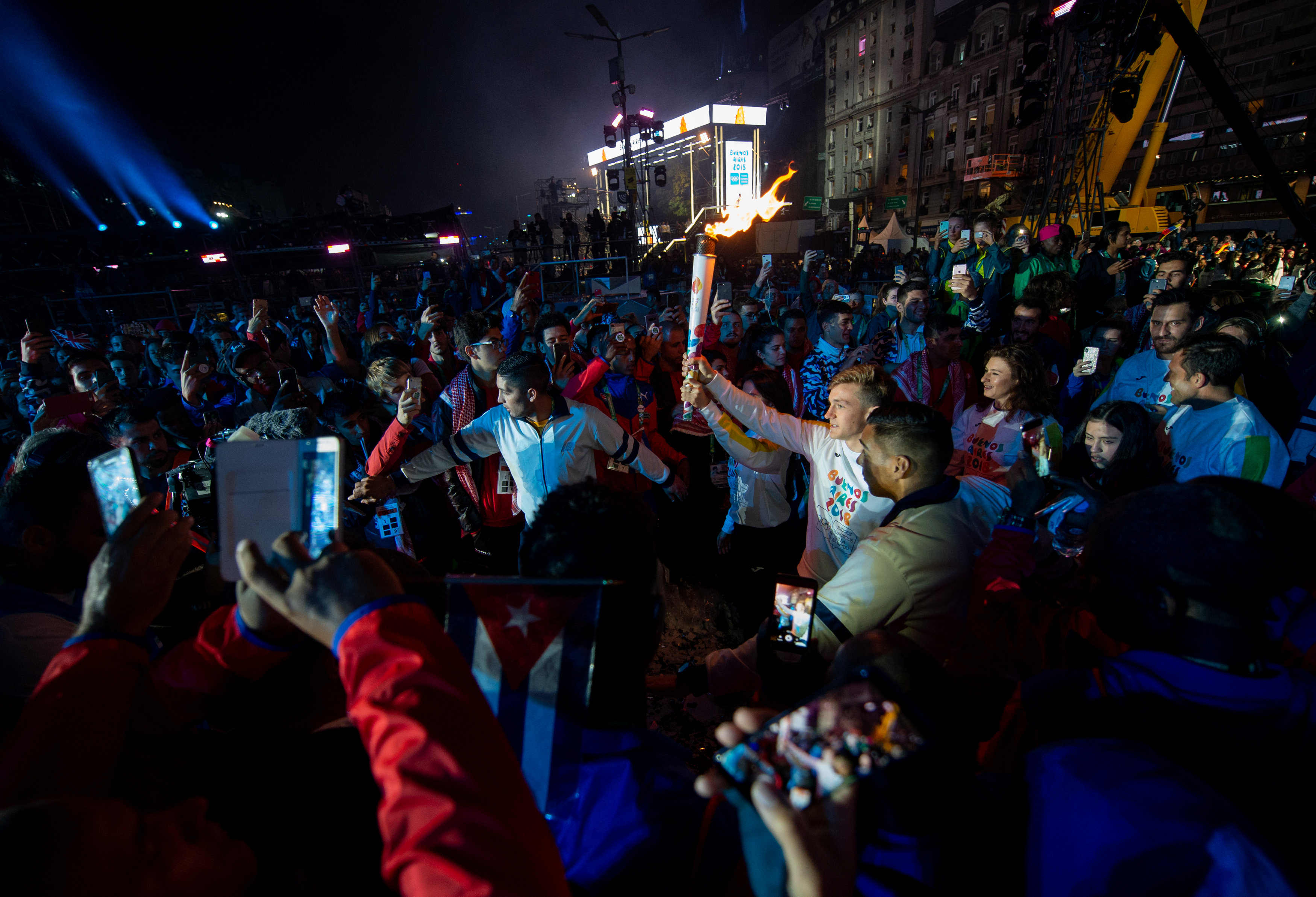 الآلاف يشاركون فى حفل افتتاح الألعاب الأولمبية