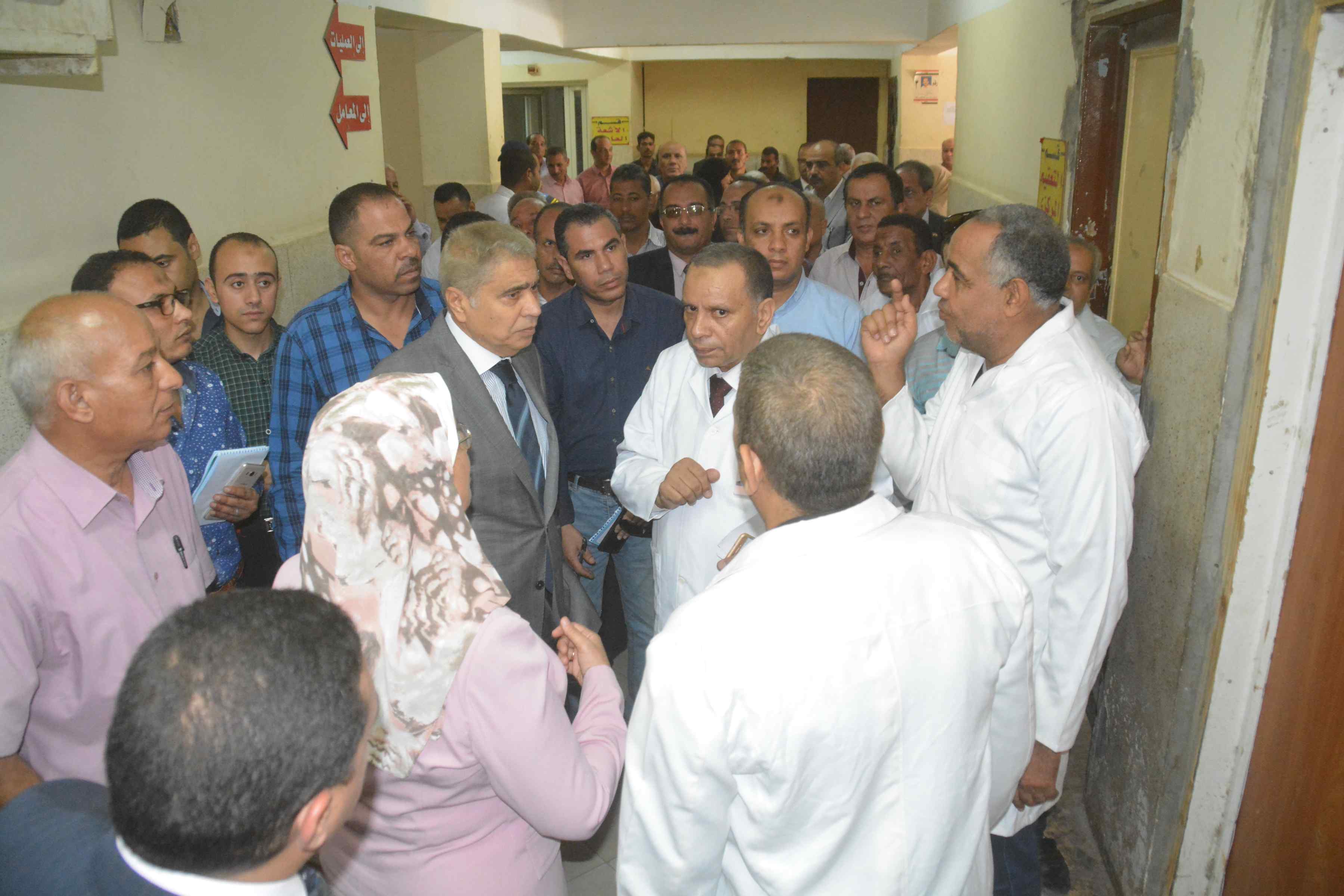 محافظ المنيا يتفقد مستشفى ملوى  (4)