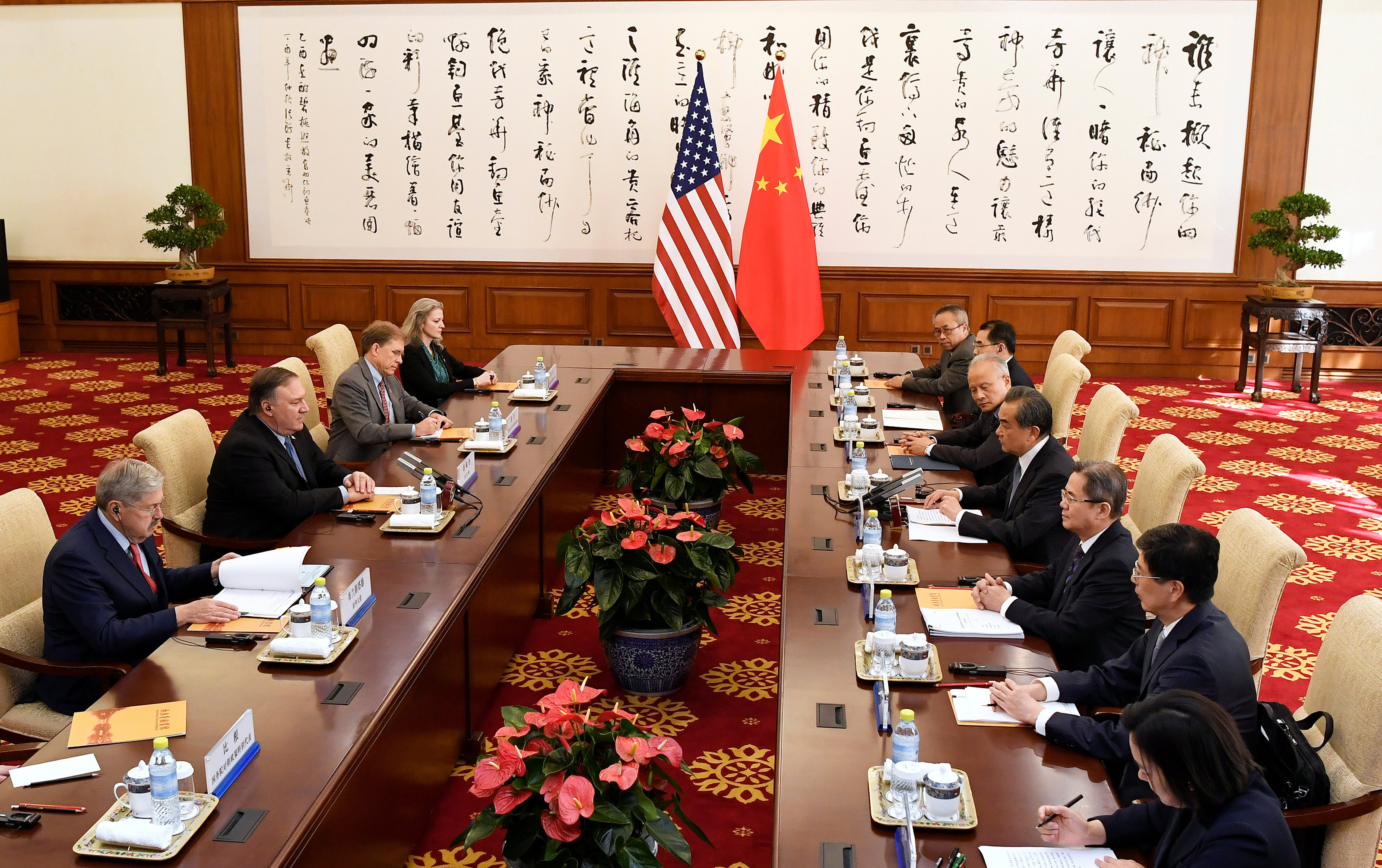 محادثات بين الجانبين الصينى والأمريكى