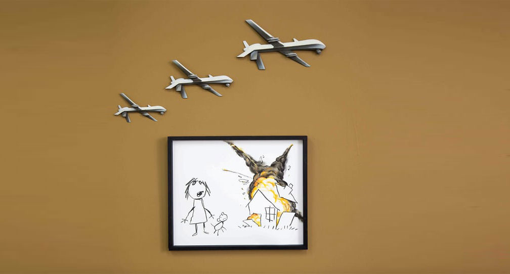 لوحة ثلاثة طائرات بدون طيار