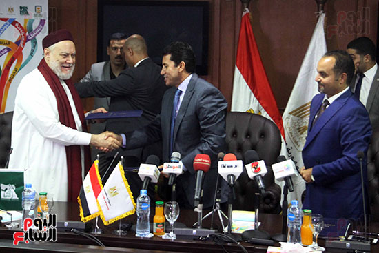 صور توقيع بروتوكول تعاون مع مصر الخير وأجيال مصر (9)