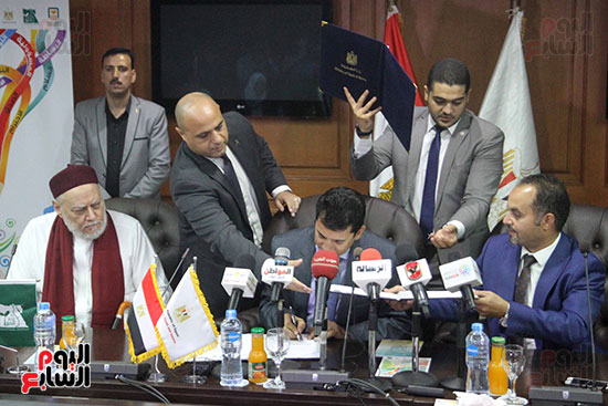 صور توقيع بروتوكول تعاون مع مصر الخير وأجيال مصر (6)
