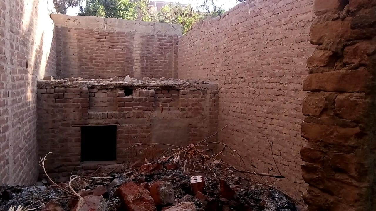 3- المقابر