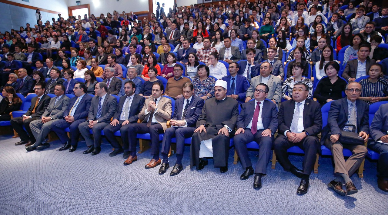 جانب من حفل تقليد شيخ الأزهر الدكتوراه الفخرية من جامعة أوراسيا في كازاخستان (6)