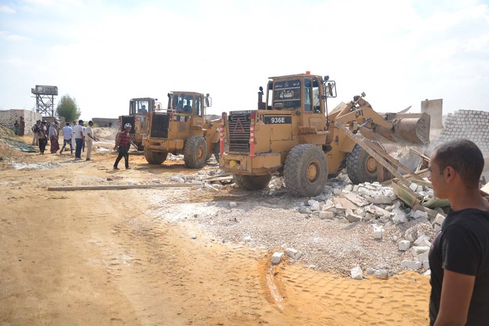 جانب من إزالة التعديات علي أملاك الدولة في السويس (5)