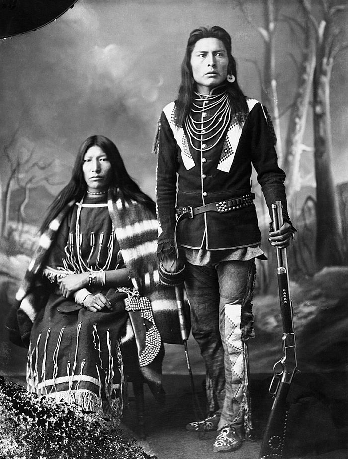 رجل الأمم الأولى وزوجته عام 1886