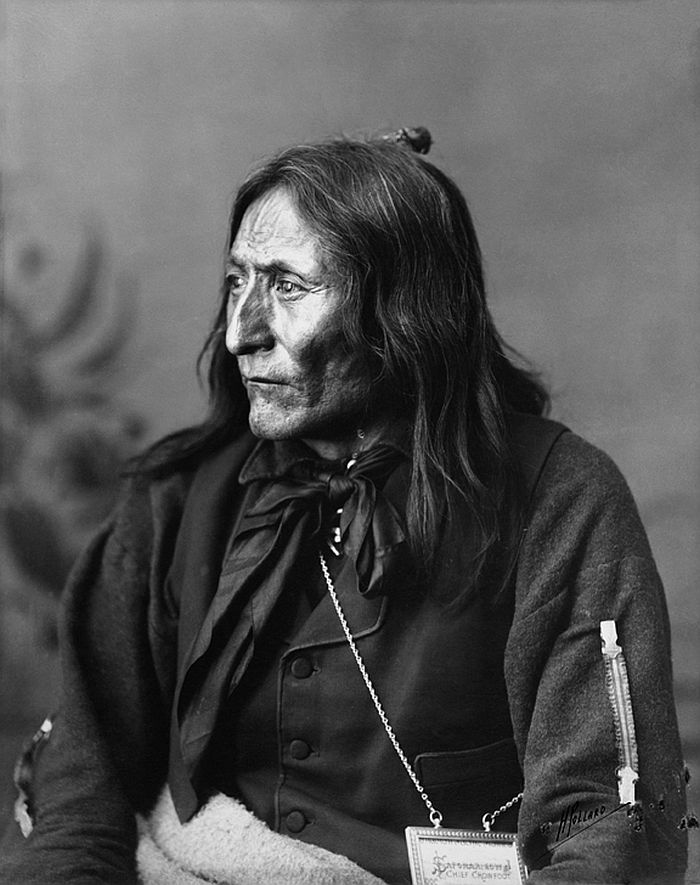 Crowfoot رئيس Blackfoot  عام 1887