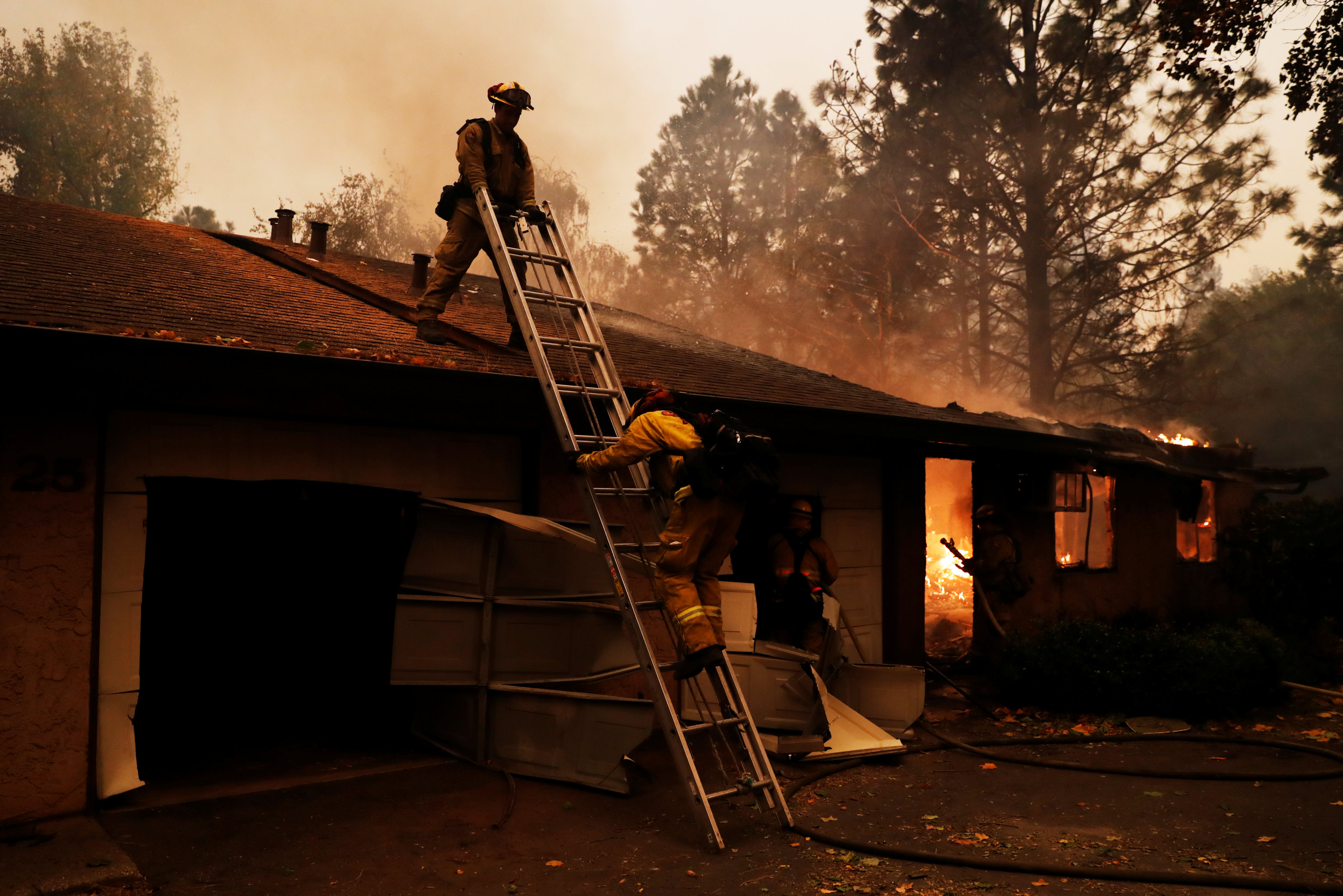 حرائق الغابات فى كاليفورنيا (2)
