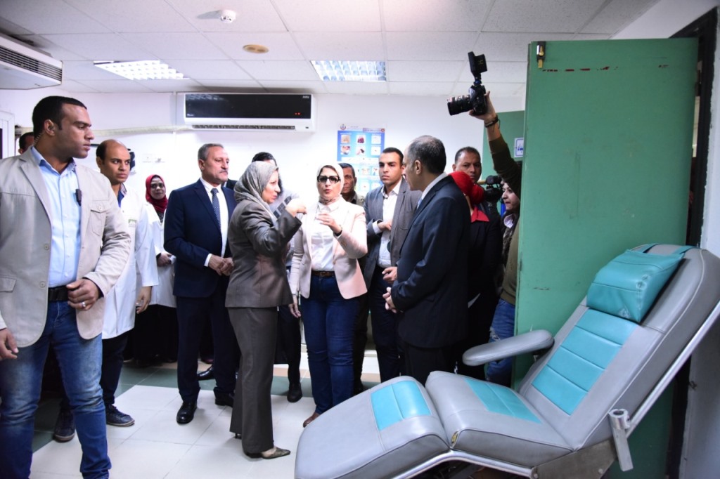 وزيرة الصحة تتفقد مستشفيات الإسماعيلية (10)