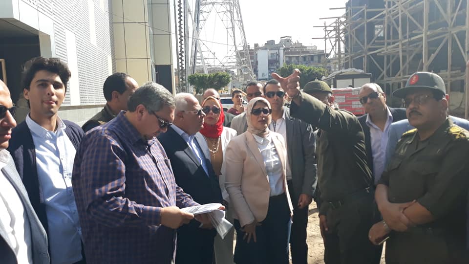 وزيرة الصحة ومحافظ بورسعيد يتفقدان سير العمل في تطوير مستشفي بورسعيد العام (7)