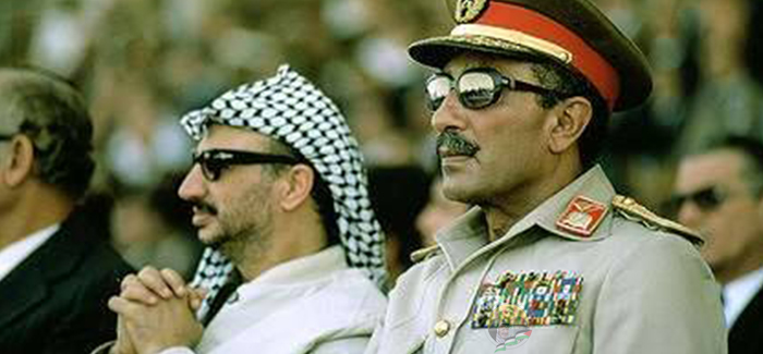 ياسر عرفات مع الرئيس الراحل السادات