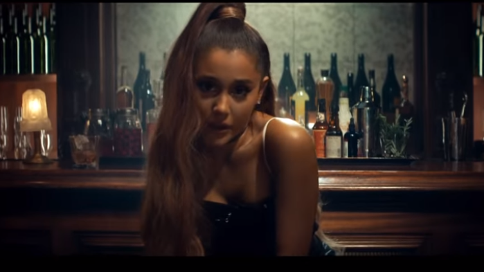 كليب  breathin (1)