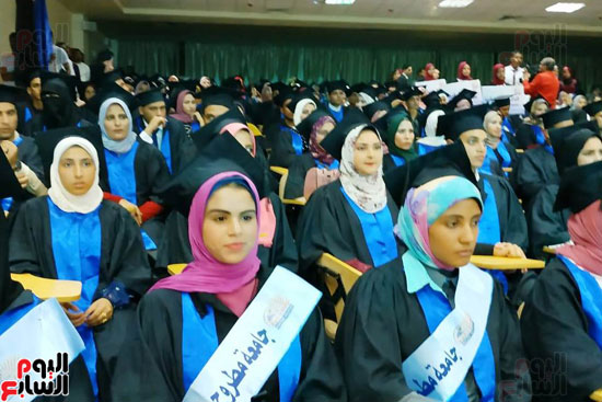 حفل تخرج أول دفعة من كليات جامعة مطروح (12)