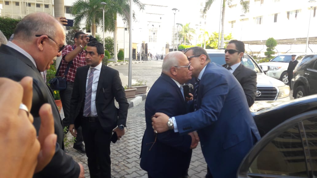 محافظ بورسعيد يستقبل وزير القوى العاملة بديوان عام المحافظة (3)