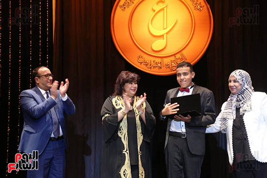 وزيرة الثقافة توزع جوائز مهرجان ومؤتمر الموسيقى فى دورته الـ27 (6)