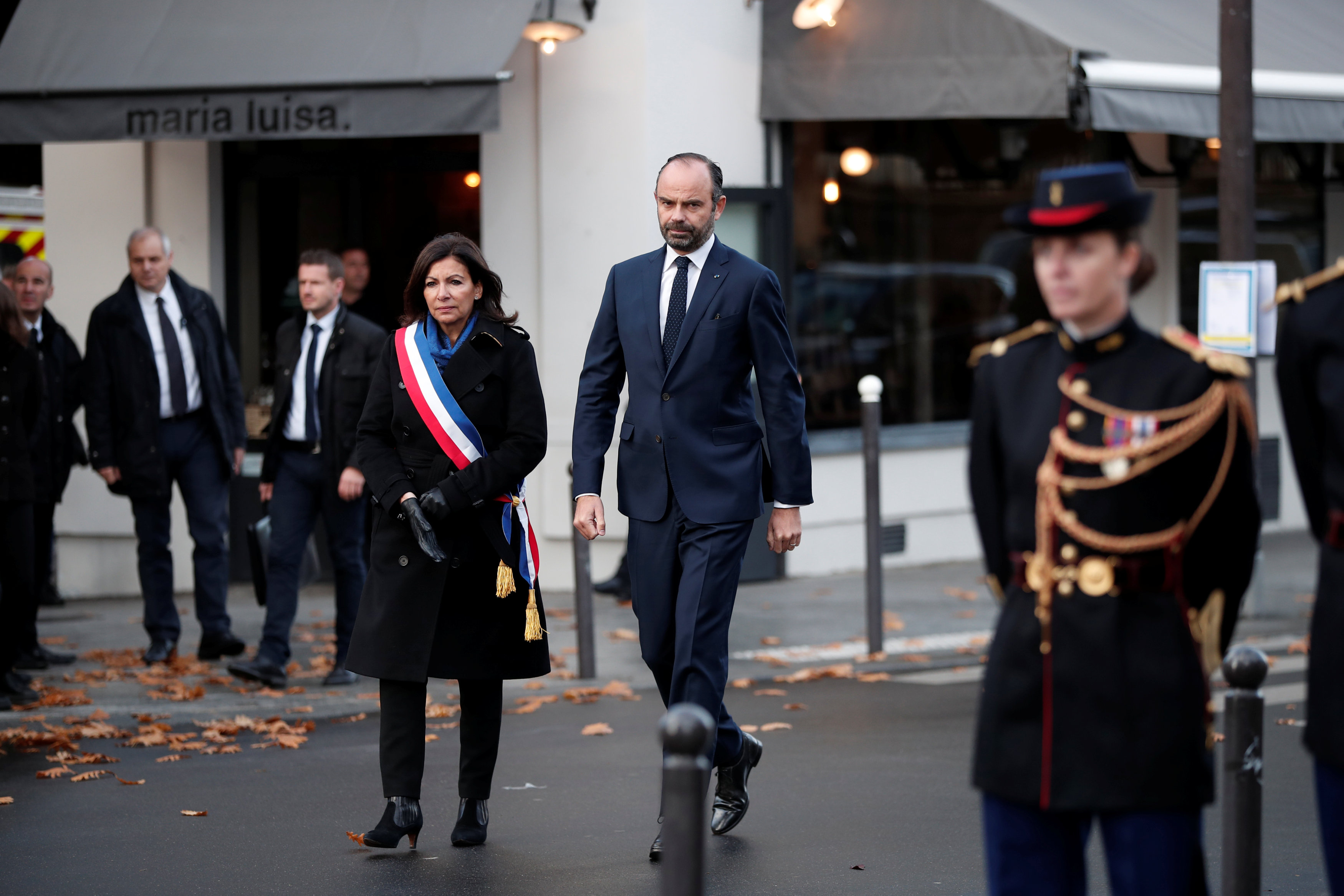 رئيس الوزراء الفرنسى وعمدة باريس يشاركان فى إحياء ذكرى الهجمات الإرهابية