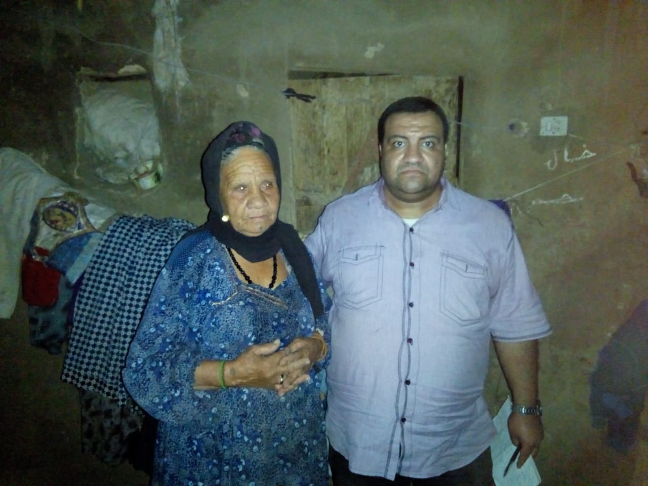 صور.. عجوز تناشد محافظ سوهاج بناء منزلها المنهار بسبب السيول (11)