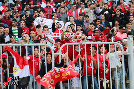 اقبال جماهيرى ضعيف قبل مباراة مصر وتونس (14)