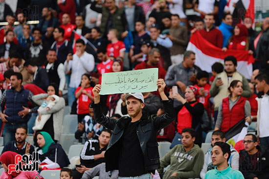 اقبال جماهيرى ضعيف قبل مباراة مصر وتونس (24)