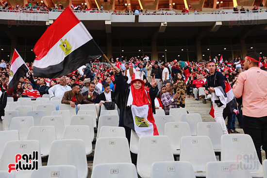 اقبال جماهيرى ضعيف قبل مباراة مصر وتونس (2)