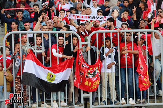 اقبال جماهيرى ضعيف قبل مباراة مصر وتونس (17)