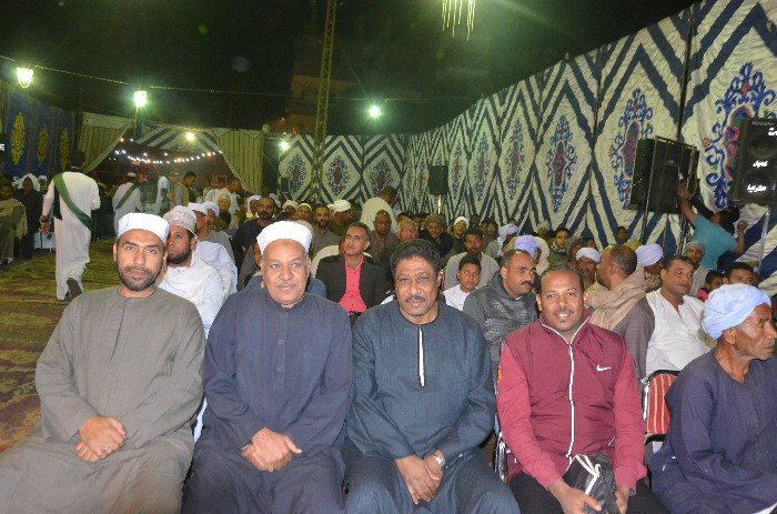 إحتفالية دينية بـمليونية الصلاة علي النبي بحضور فريق إنشاد إندونيسي في مدينة إسنا (4)