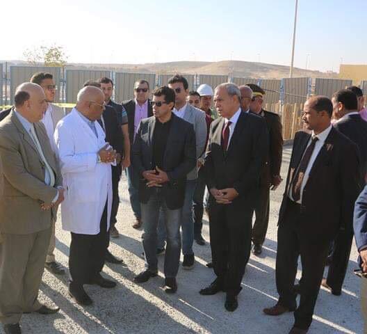 وزير الشباب والرياضة ومحافظ قنا يزوران مستشفى شفاء الأورمان بالأقصر (4)