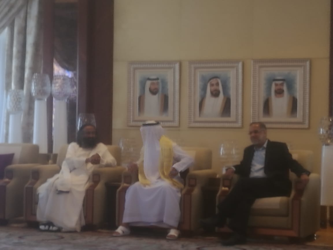 وزير التسامح الإماراتي يقيم مأدبة غداء على شرف أحد أبرز القيادات الروحية الهندوسية (11)