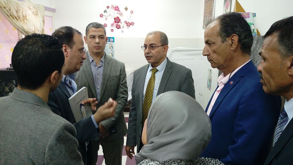 وكيل تعليم بورسعيد يستقبل لجنة وزارة الصحة تمهيدًا للمسح الطبى لـ ٢٧.٧ ألف طالبًا بالمرحلة الثانوية (2)